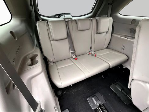 Used 2018 Toyota Highlander XLE FWD image 20