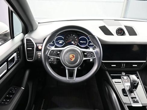 Certified 2022 Porsche Cayenne Platinum Edition AWD/4WD image 18