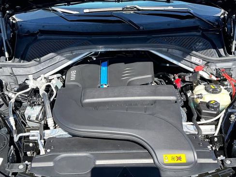 Used 2017 BMW X5 xDrive40e image 32