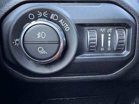 Used 2020 Jeep Gladiator Sport w/ Quick Order Package 24S image 12