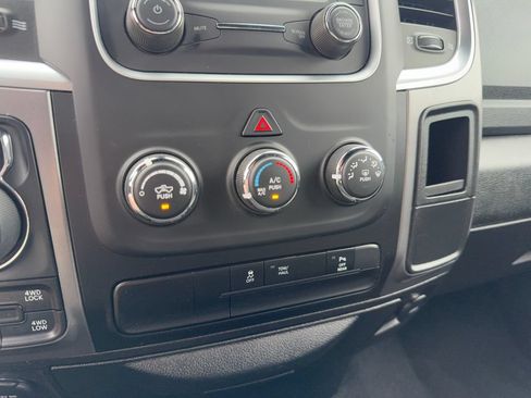 Used 2024 RAM 1500 Warlock AWD/4WD image 18