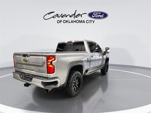 Used 2022 Chevrolet Silverado 2500 High Country image 8