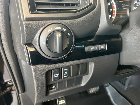 Certified 2024 Nissan Titan SV w/ SV Bronze Edition Package AWD/4WD image 43