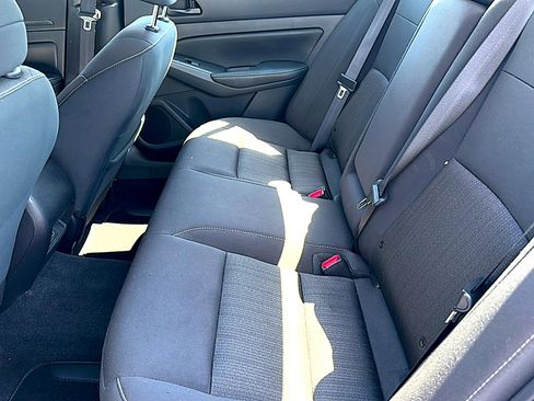 Used 2025 Nissan Altima 2.5 SV FWD image 18