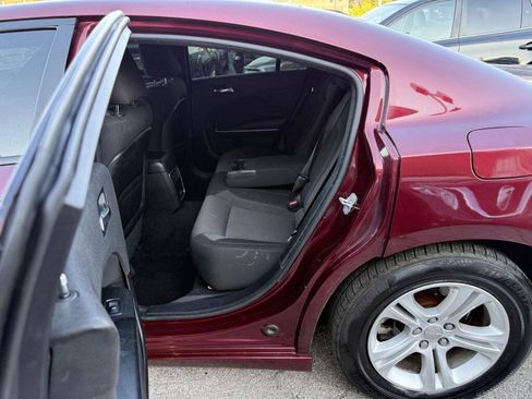 Used 2019 Dodge Charger SXT RWD image 22