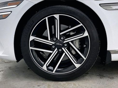Used 2025 Genesis G80 2.5T Advanced image 10