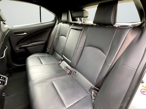 Used 2019 Lexus UX 200 w/ Premium Package FWD image 18