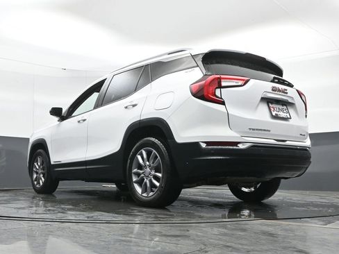 Used 2023 GMC Terrain SLT image 31