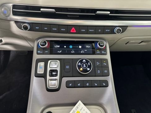Used 2024 Hyundai Palisade Calligraphy image 24