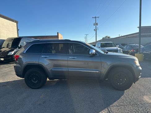Used 2013 Jeep Grand Cherokee Limited image 5