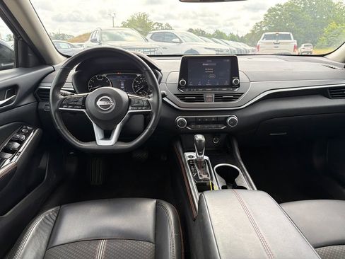 Used 2025 Nissan Altima 2.5 SR FWD image 22