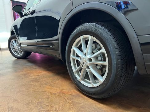 Used 2016 Porsche Cayenne AWD/4WD image 36