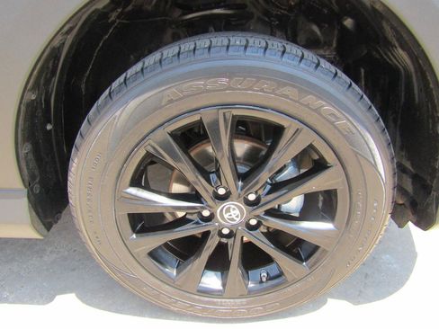Used 2018 Toyota RAV4 Adventure w/ Plus Extra Value Package AWD/4WD image 7