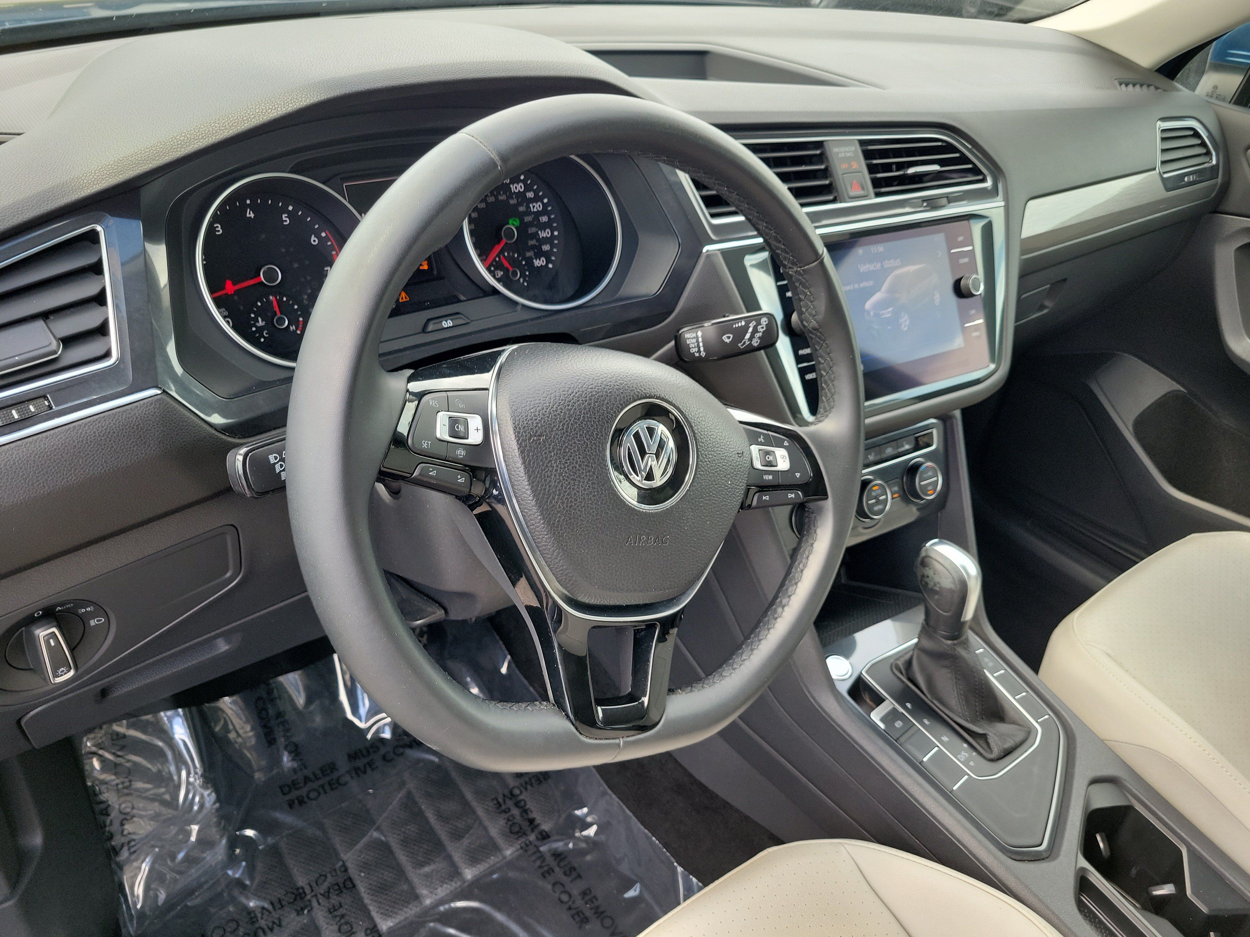 Used 2020 Volkswagen Tiguan SE w/ Panoramic Sunroof Package FWD image 13