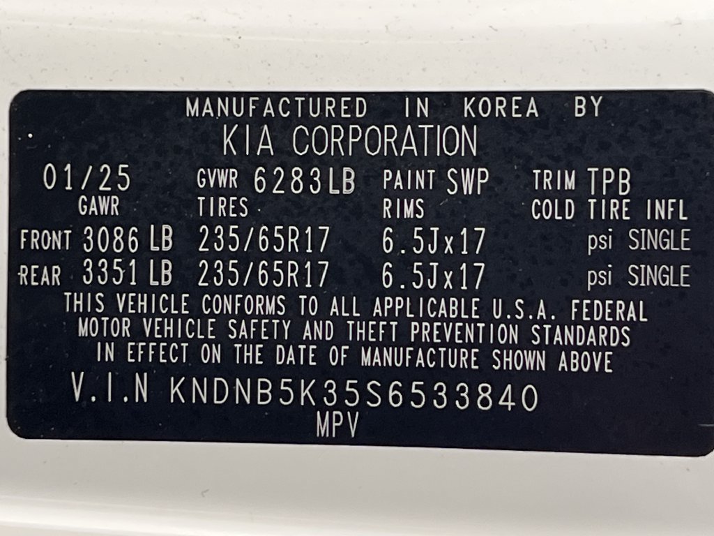 Used 2025 Kia Carnival FWD image 83