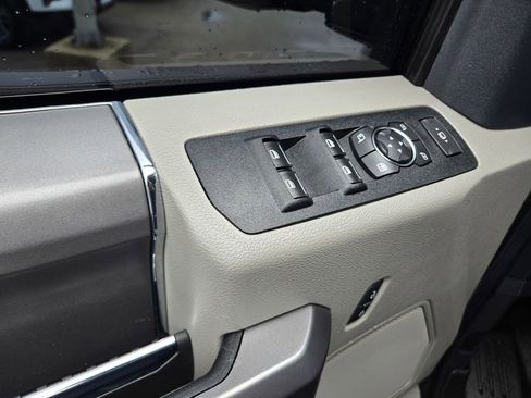 Used 2022 Ford F250 XLT w/ XLT Premium Package image 32