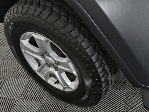 Used 2019 Jeep Wrangler Unlimited Sport S AWD/4WD image 6