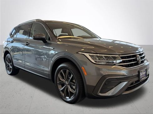 Used 2023 Volkswagen Tiguan SE FWD image 5