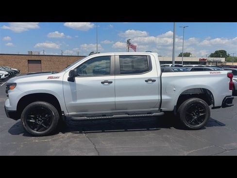 Used 2022 Chevrolet Silverado 1500 Custom Trail Boss w/ LPO, Dark Essentials Package AWD/4WD image 5