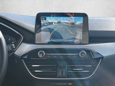 Used 2020 Ford Escape SE image 14