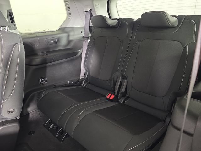 Used 2022 Jeep Grand Cherokee L Laredo w/ Luxury Tech Group I AWD/4WD image 26