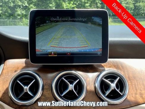 Used 2020 Mercedes-Benz GLA 250 4MATIC image 32