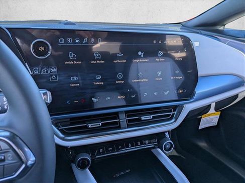 New 2026 Chevrolet Equinox EV LT image 12