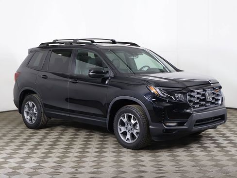 Used 2023 Honda Passport TrailSport image 2