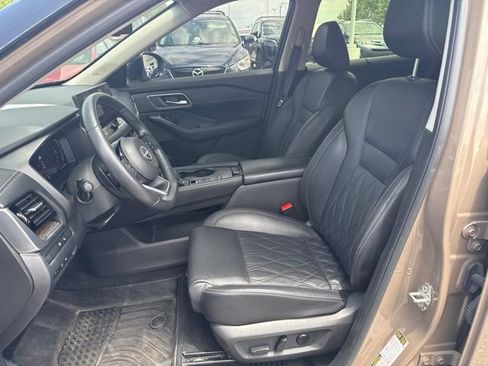 Used 2024 Nissan Rogue Platinum w/ Platinum Premium Package FWD image 29