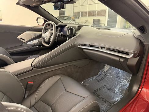 Used 2022 Chevrolet Corvette Stingray Preferred Conv w/ Z51 Performance Package RWD image 36