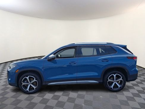 Used 2025 Volkswagen Tiguan SE image 4