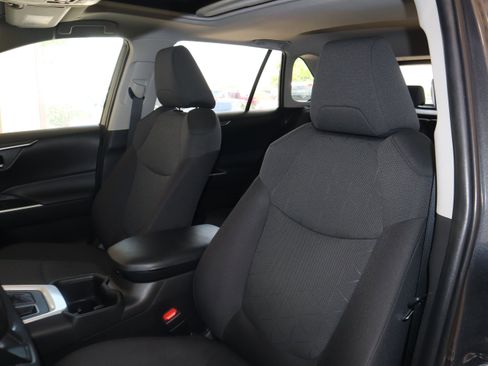Used 2024 Toyota RAV4 XLE w/ Convenience Package FWD image 32