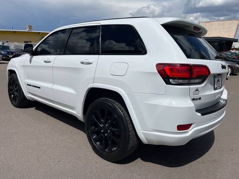 Used 2018 Jeep Grand Cherokee Altitude AWD/4WD image 5