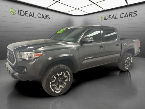 Used 2019 Toyota Tacoma TRD Off-Road w/ Technology Package AWD/4WD image 1