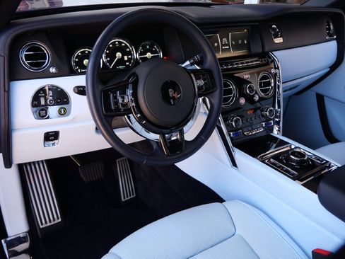 Used 2023 Rolls-Royce Cullinan image 29