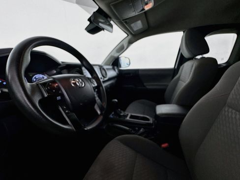 Used 2022 Toyota Tacoma SR RWD image 19