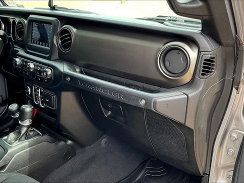 Used 2019 Jeep Wrangler Unlimited Sport S image 23