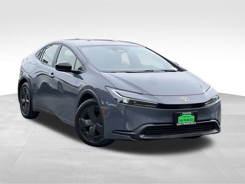 Used 2023 Toyota Prius LE image 7