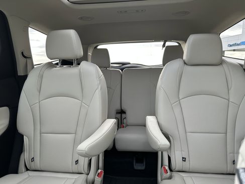 Used 2024 Buick Enclave Premium w/ Experience Buick Package image 23