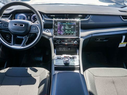 New 2026 Jeep Grand Cherokee Laredo image 13