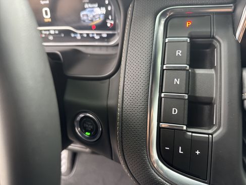 Used 2023 GMC Yukon SLT w/ SLT Premium Package image 27