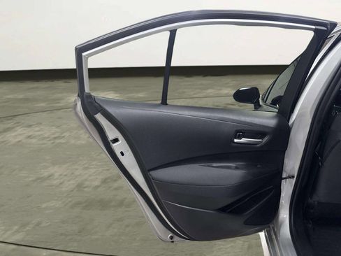 Used 2021 Toyota Corolla LE FWD image 14