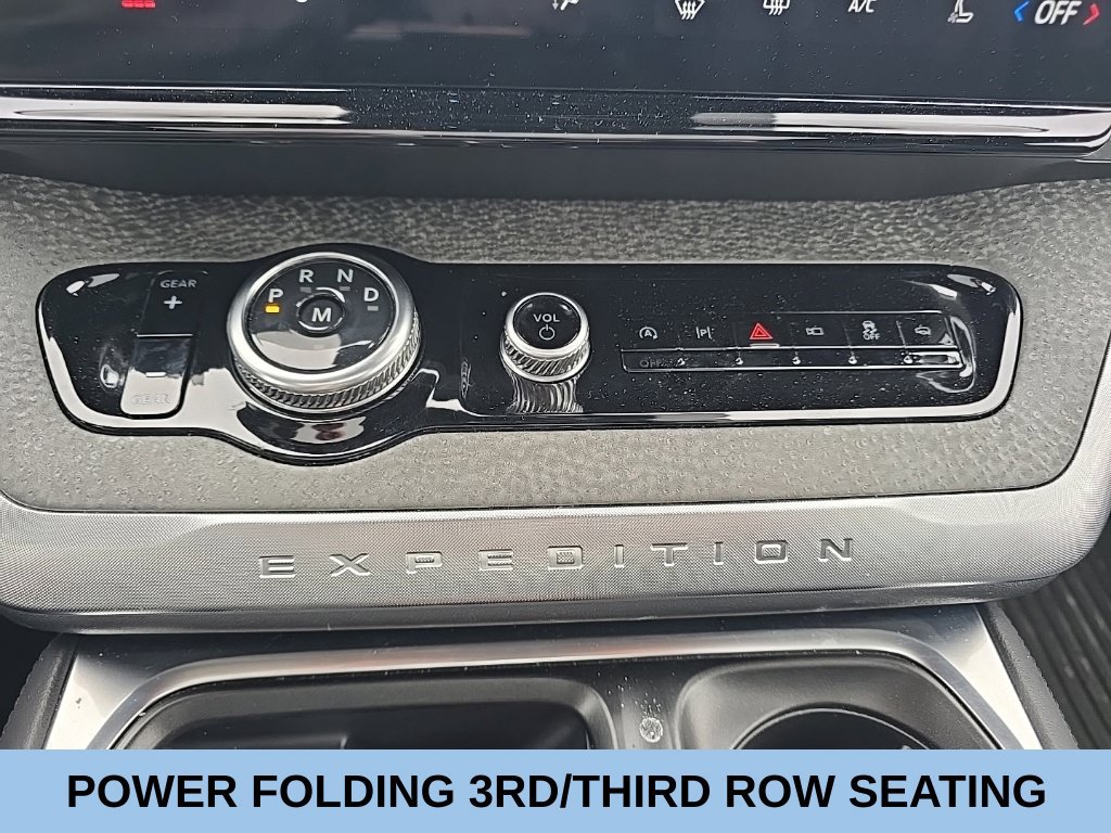 Used 2025 Ford Expedition Tremor AWD/4WD image 32
