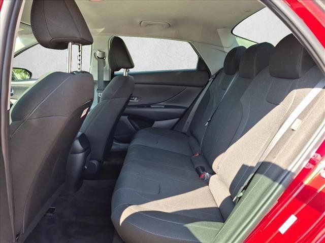 Used 2026 Hyundai Elantra SE FWD image 17