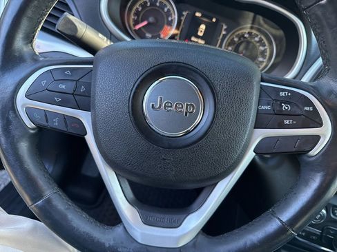 Used 2014 Jeep Cherokee Latitude w/ Cold Weather Group image 2