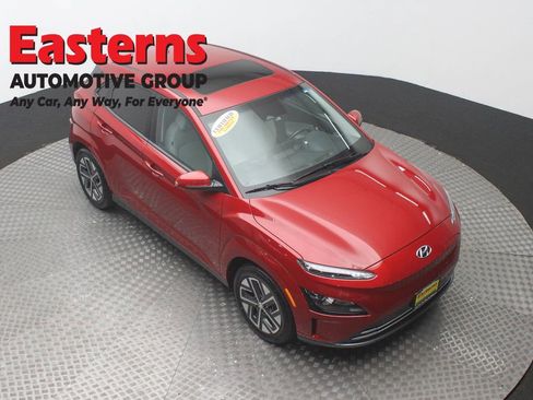 Used 2022 Hyundai Kona SEL w/ Convenience Package image 3