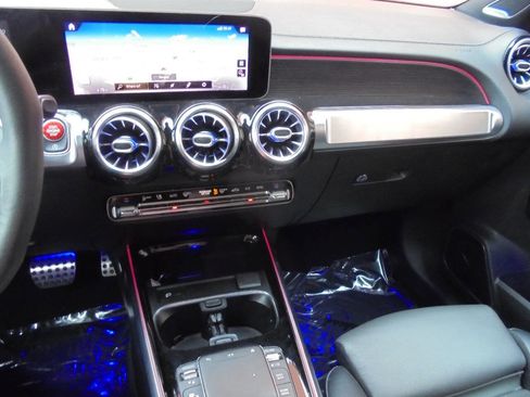 Used 2021 Mercedes-Benz GLB 35 AMG 4MATIC w/ Multimedia Package image 17