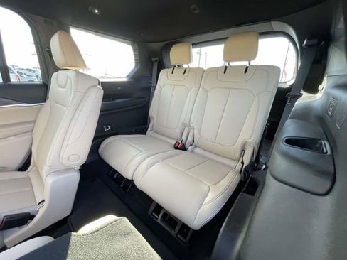 Used 2024 Jeep Grand Cherokee L Limited w/ Black Appearance Package image 22