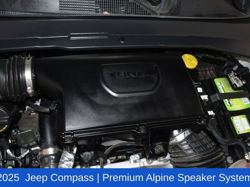 Used 2025 Jeep Compass Latitude w/ Sun & Sound Group AWD/4WD image 7