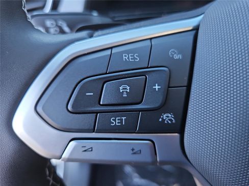 New 2026 Volkswagen Atlas Cross Sport SE image 16